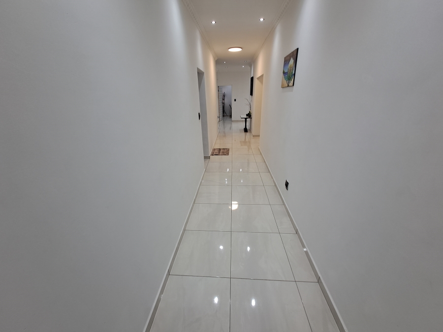 4 Bedroom Property for Sale in Britannica Heights Western Cape